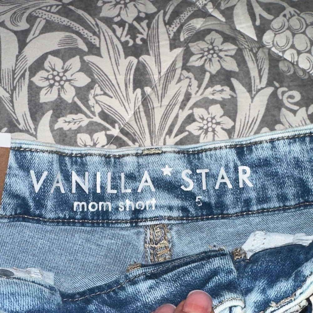 Women's High Waist Denim Shorts - Picture 3 of 4